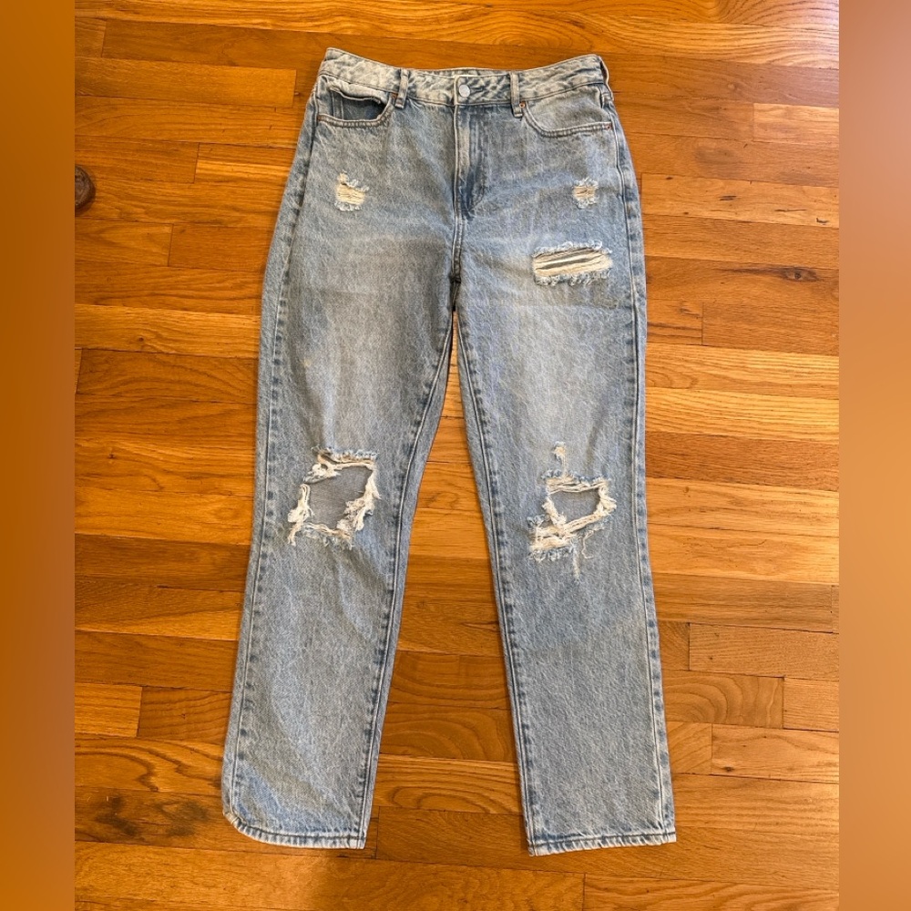 PacSun Light Blue Distressed Mom Jeans / 28